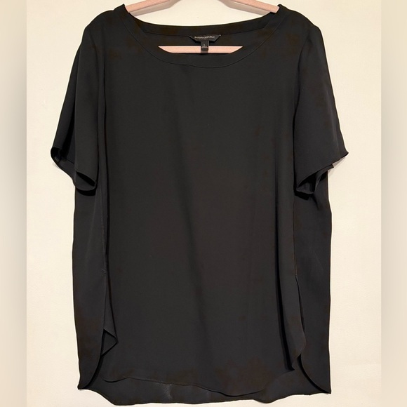 Banana Republic Tops - Women’s Banana Republic Black short sleeve top